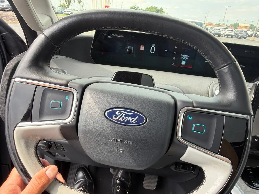 Used 2025 Ford Expedition Max Platinum AWD/4WD image 14