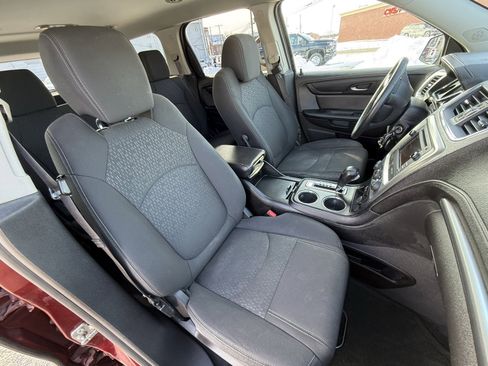 Used 2016 GMC Acadia SLE image 18