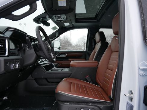 New 2026 GMC Sierra 2500 Denali Ultimate w/ Max Trailering Package image 11