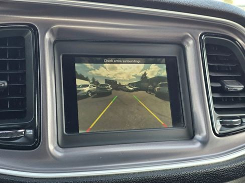 Used 2020 Dodge Challenger SXT RWD image 32