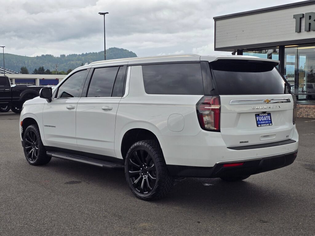 Used 2022 Chevrolet Suburban LT w/ Luxury Package AWD/4WD image 8