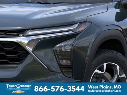 New 2026 Chevrolet Trax LT w/ Driver Confidence Package FWD image 10