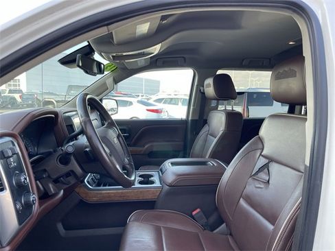 Used 2015 Chevrolet Silverado 1500 High Country w/ High Country Premium Package image 9