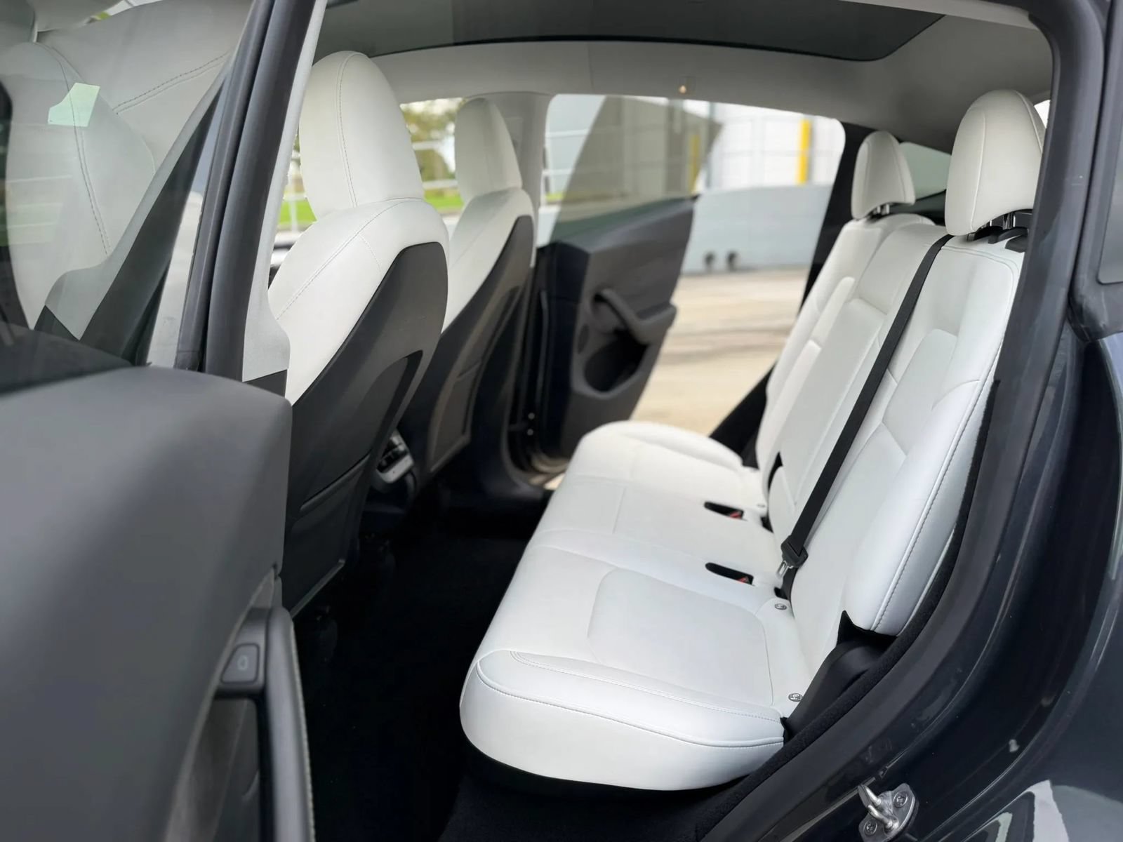 Used 2024 Tesla Model Y Long Range RWD image 18