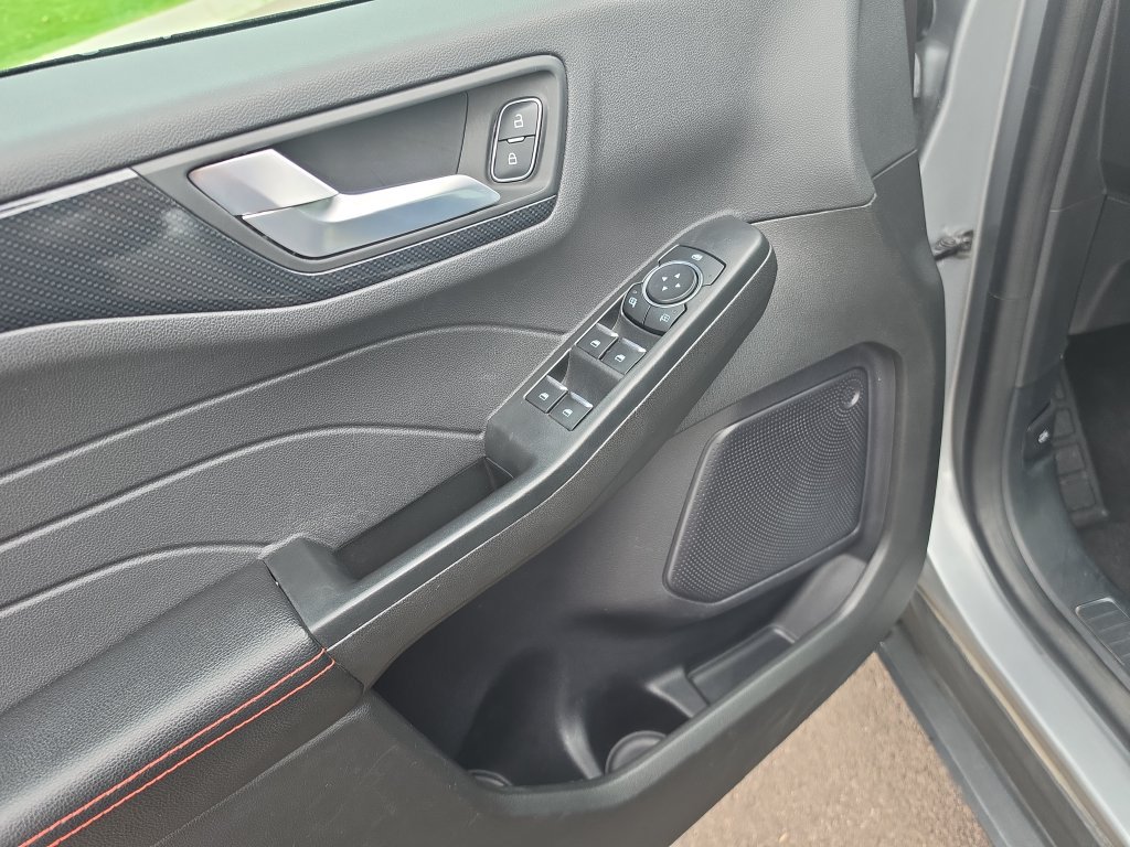Used 2024 Ford Escape ST-Line AWD/4WD image 13