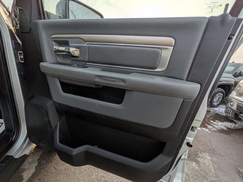 Used 2016 RAM 2500 SLT image 23