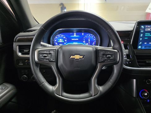 Used 2023 Chevrolet Tahoe Premier AWD/4WD image 32