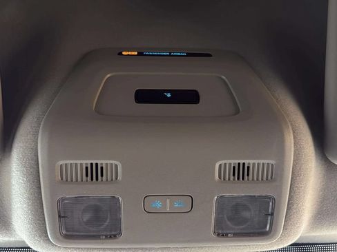 Used 2023 Ford Transit 250 Medium Roof AWD image 19