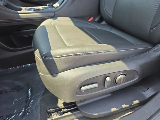 Used 2023 GMC Acadia SLT AWD/4WD image 32