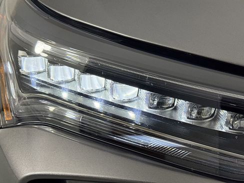 Used 2025 Acura RDX SH-AWD image 39