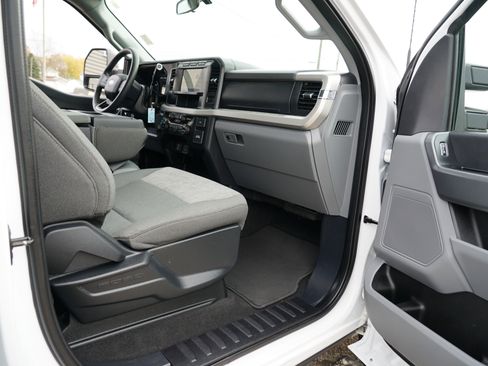 Used 2024 Ford F250 XLT w/ FX4 Off-Road Package image 30