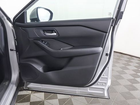 Used 2024 Nissan Rogue SV image 21