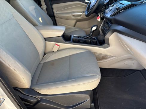 Used 2018 Ford Escape SE image 19