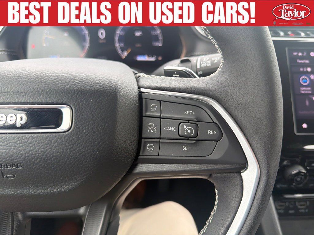 Used 2025 Jeep Grand Cherokee Altitude w/ Trailer Tow Package AWD/4WD image 14