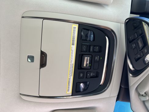 Used 2019 Lexus LS 500 RWD image 36