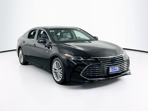 Used 2019 Toyota Avalon Limited w/ Advanced Safety Package FWD image 3