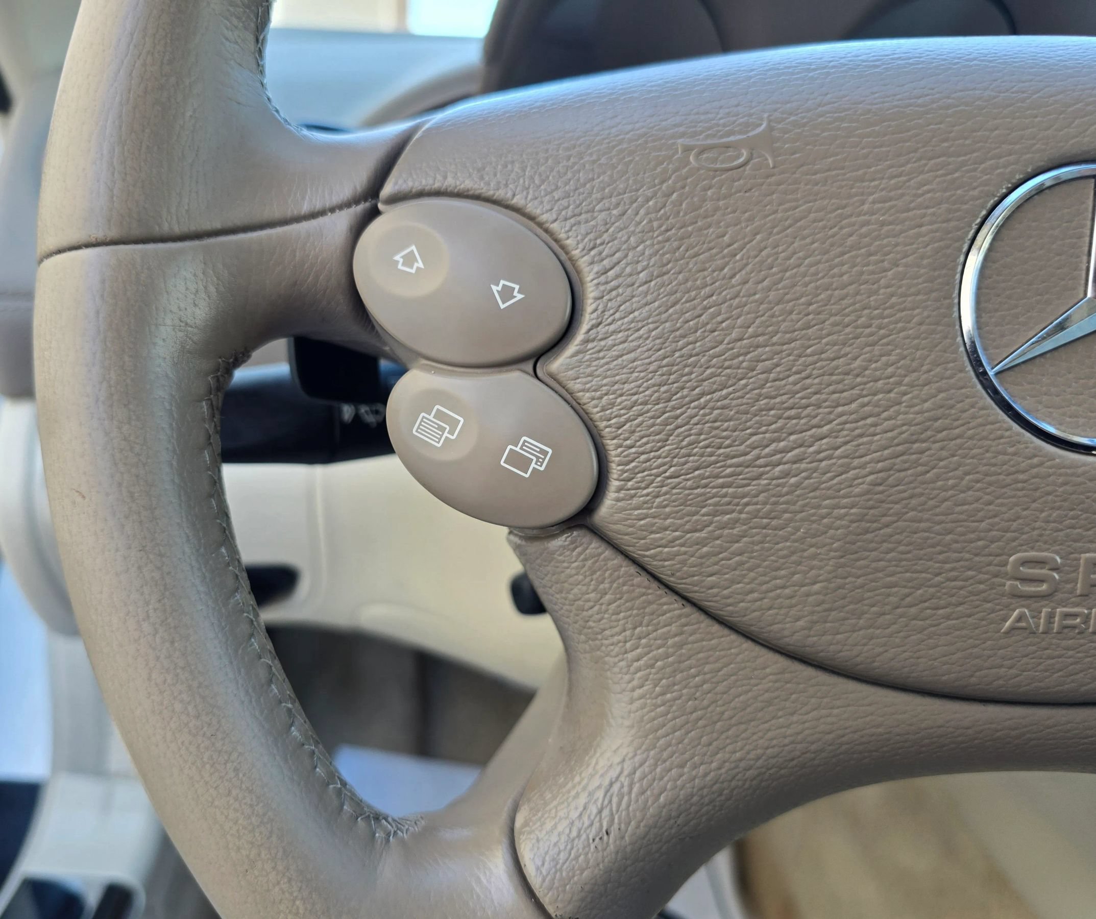 Used 2008 Mercedes-Benz SL 550 image 39