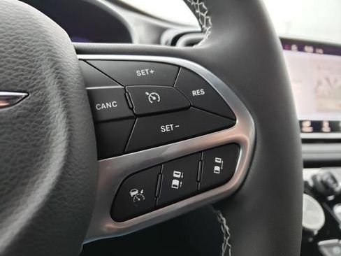 New 2026 Chrysler Pacifica Select image 10
