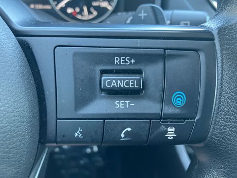 Used 2024 Nissan Rogue SV FWD image 19