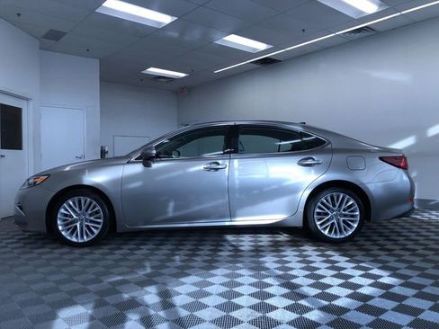 Used 2018 Lexus ES 350 image 11