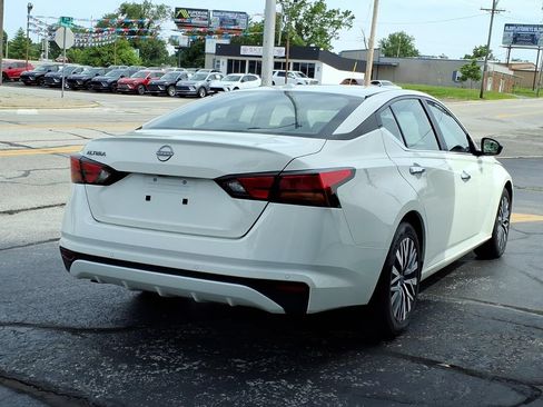 Used 2025 Nissan Altima 2.5 SV FWD image 4