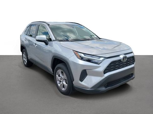 Used 2025 Toyota RAV4 LE AWD/4WD image 2