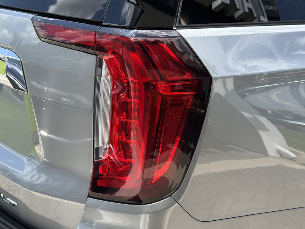 Certified 2023 GMC Yukon SLT AWD/4WD image 11