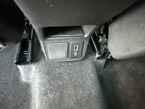 Used 2023 Buick Encore GX Preferred w/ Cold Weather Comfort Package AWD/4WD image 17