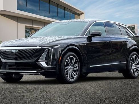 New 2026 Cadillac Lyriq Premium Luxury AWD/4WD image 8