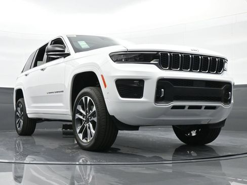 Used 2024 Jeep Grand Cherokee Overland w/ Luxury Tech Group IV image 66