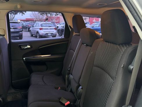 Used 2015 Dodge Journey American Value Package w/ Flexible Seating Group image 25