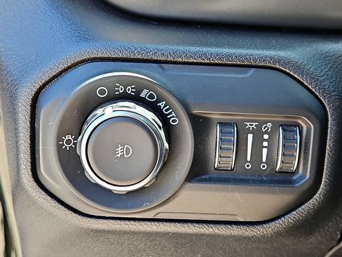 Used 2021 Jeep Wrangler Unlimited Sport AWD/4WD image 25