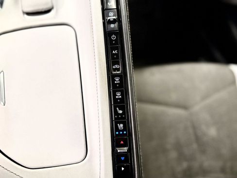 Used 2020 Chevrolet Corvette Stingray Premium Conv w/ 3LT Preferred Equipment Group image 22