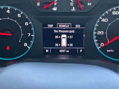 Used 2024 Chevrolet Equinox LS image 34