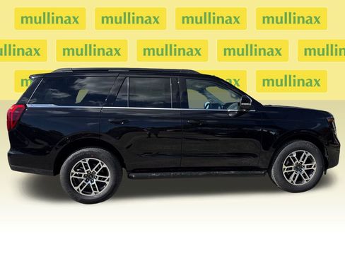 New 2026 Ford Expedition Active image 17