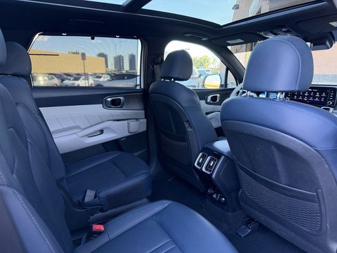 Used 2023 Kia Sorento SX Prestige image 42