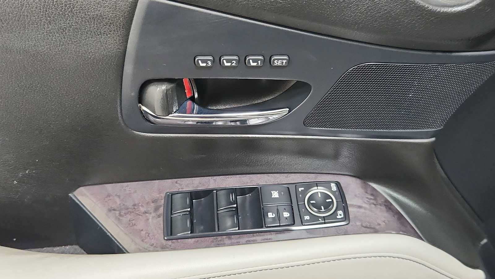 Used 2015 Lexus RX 450h AWD image 15