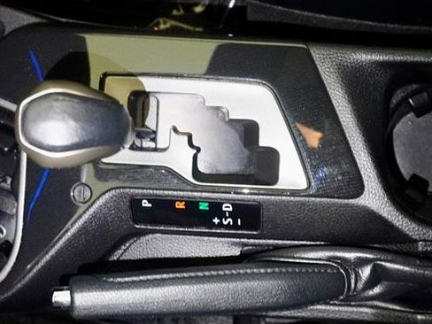 Used 2017 Toyota RAV4 SE image 22