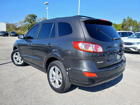Used 2010 Hyundai Santa Fe SE image 2