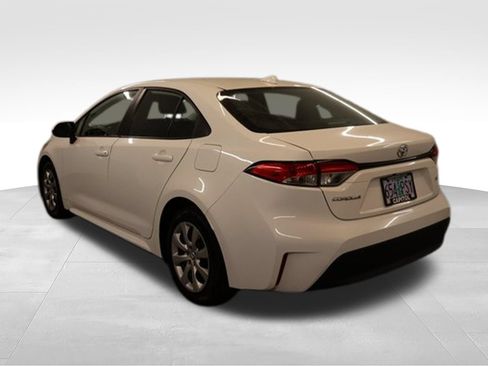 Used 2024 Toyota Corolla LE FWD image 4
