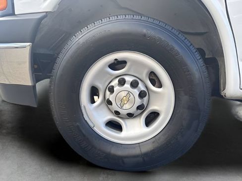 Used 2024 Chevrolet Express 2500 w/ Driver Convenience Package RWD image 27