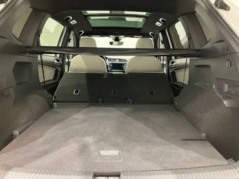 Used 2019 Volkswagen Tiguan SEL Premium R-Line AWD/4WD image 33