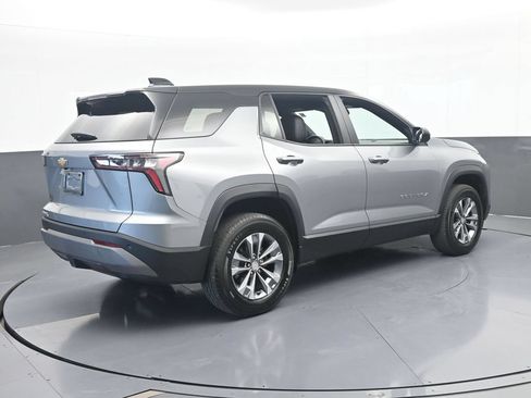 Used 2025 Chevrolet Equinox LT FWD image 6