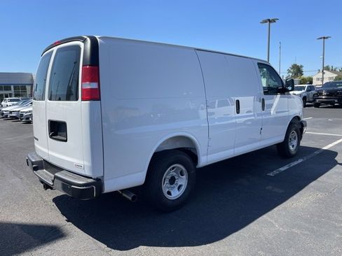 New 2025 Chevrolet Express 2500 Work Van w/ Driver Convenience Package image 10
