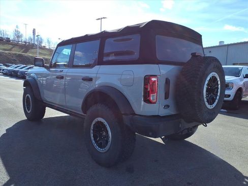 Certified 2021 Ford Bronco Black Diamond w/ Sasquatch Package image 4