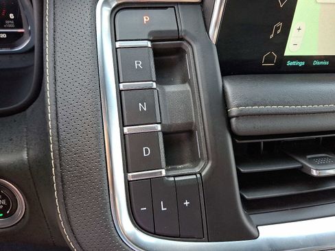 Used 2022 GMC Yukon SLT w/ SLT Luxury Package image 19