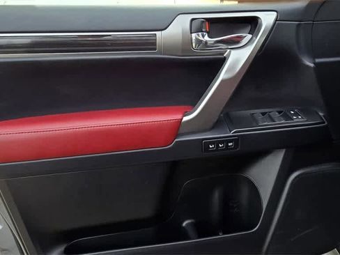 Used 2023 Lexus GX 460 Premium image 16