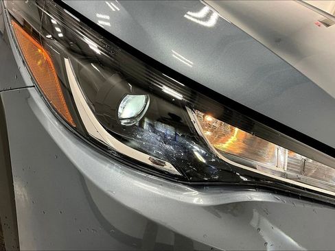 Used 2023 Toyota Corolla Cross SE image 37