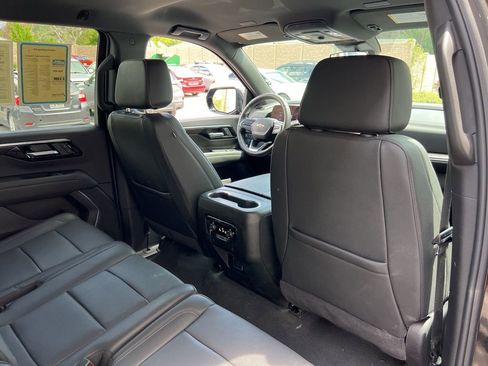 Used 2025 Chevrolet Tahoe LT AWD/4WD image 24
