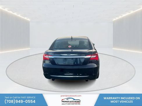 Used 2011 Chrysler 200 Limited FWD image 5